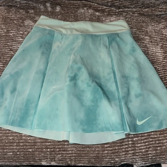 Nike golf skirt - Picture 2 of 6